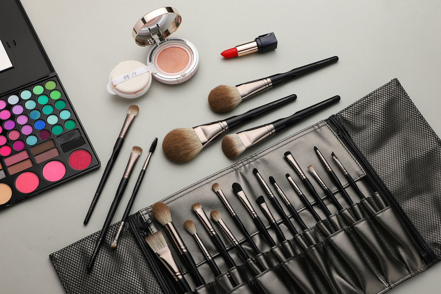 Makeup Brushes & Tools